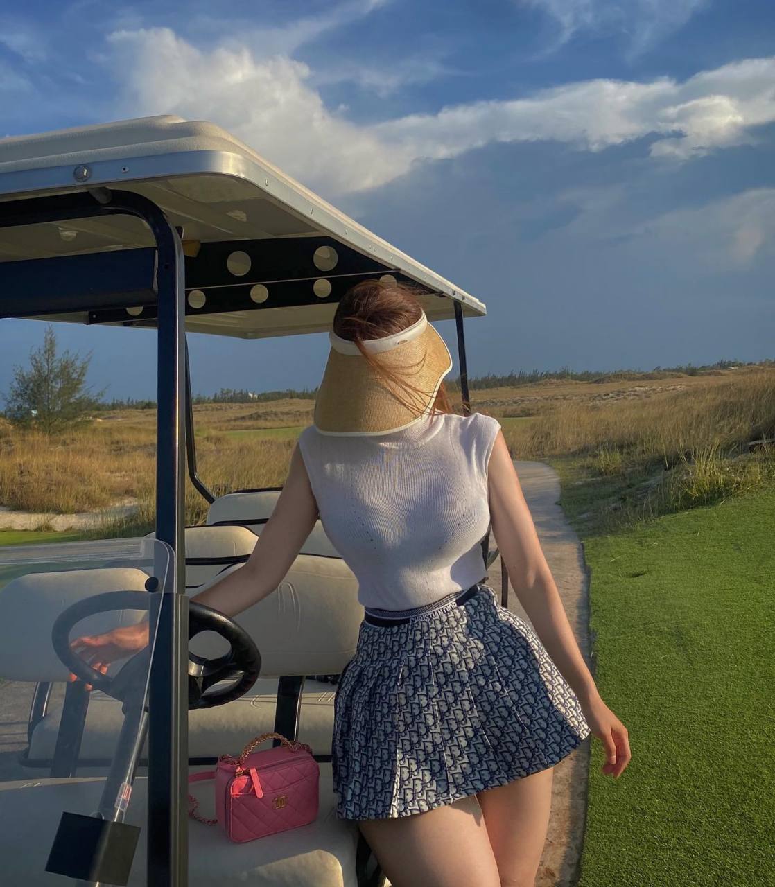 不露脸的好身材美女