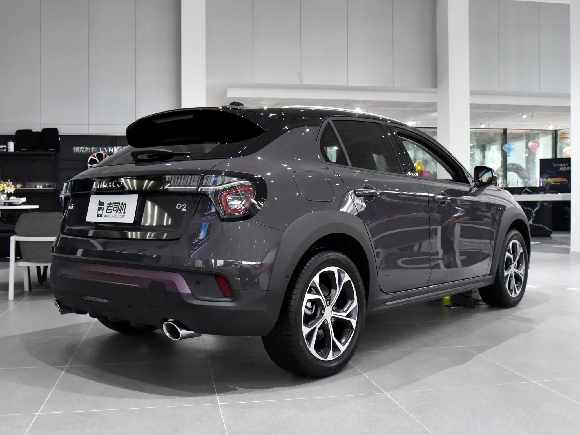 13.98万起,绝美设计追逐个性,实拍领克02