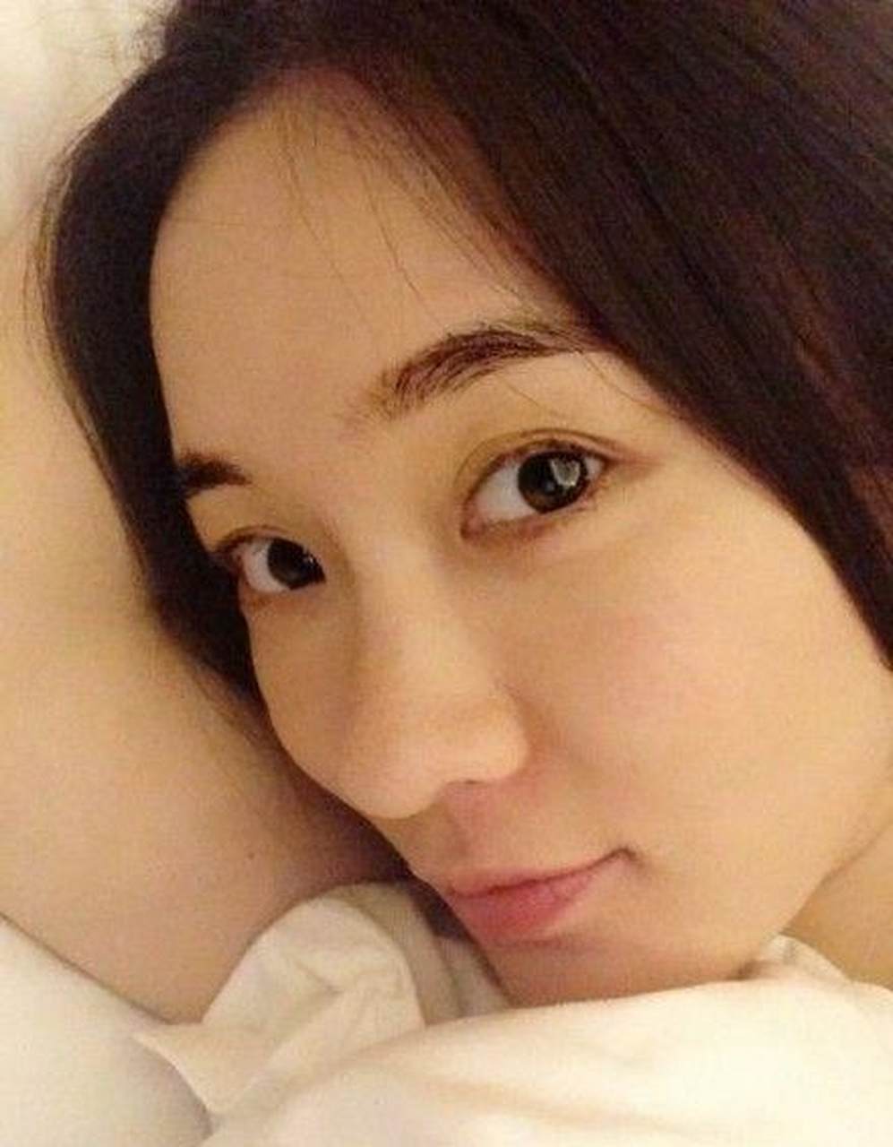 霍思燕素颜也很美,卸妆后也不是"无眉大侠",一双眼睛水灵灵的