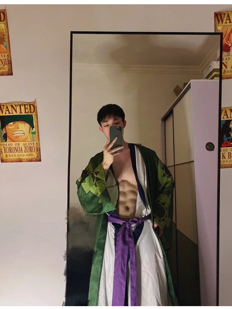 八块腹肌的汉服小哥,身材颜值都很在线哦