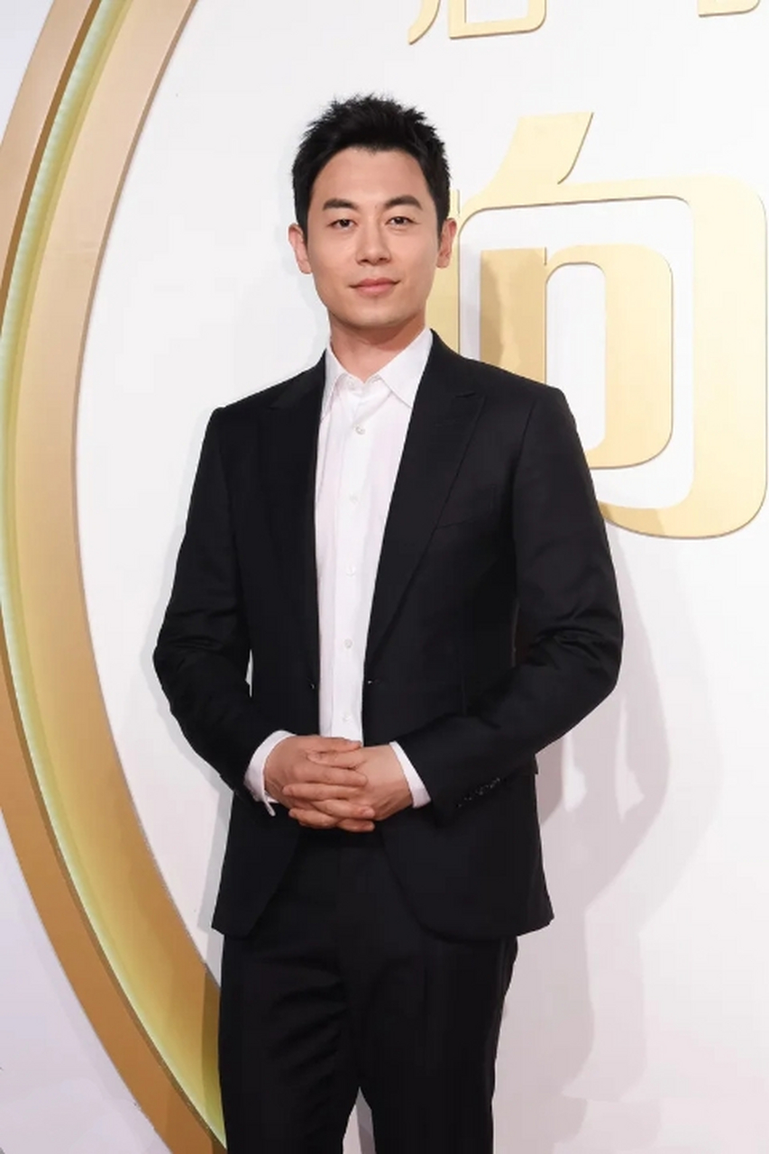 明星中的绝世"好男人" 男明星"朱亚文"被人称为行走中的荷尔蒙,风度