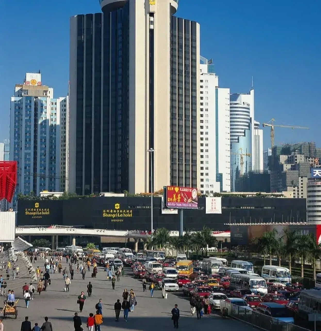 世界上禁枪最严10个国家: 1.中国全面禁枪 2.新加坡全面禁枪 3.