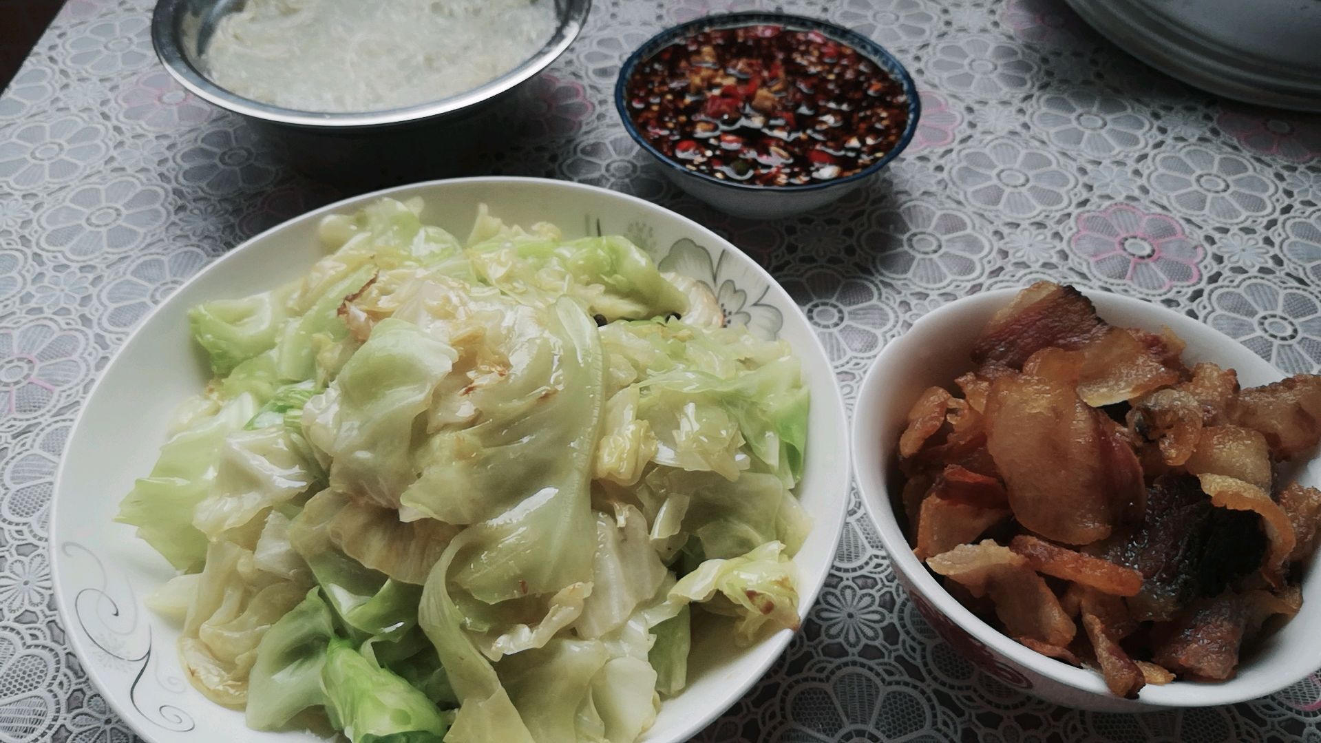 清空冰箱最后一块腊肉的去处,红烧还是白切?一大盘一眨眼变油渣