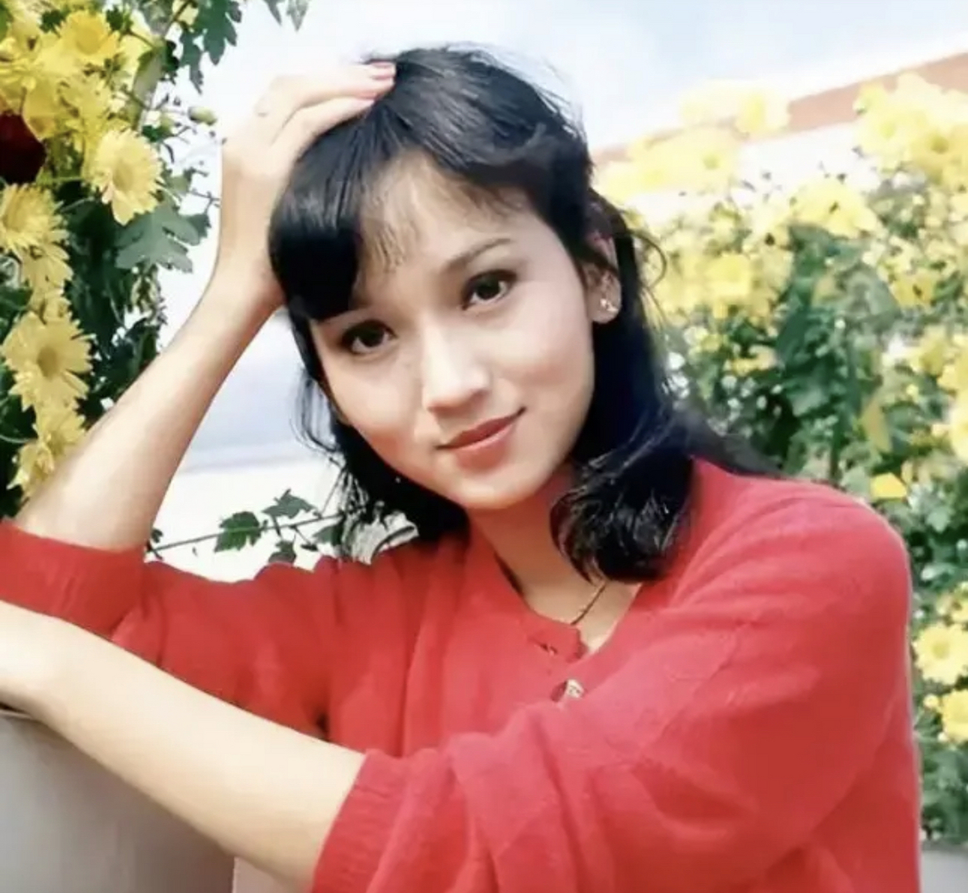 一次采访,主持人问赵雅芝:"当年你拍完《上海滩》的时候,有没有对