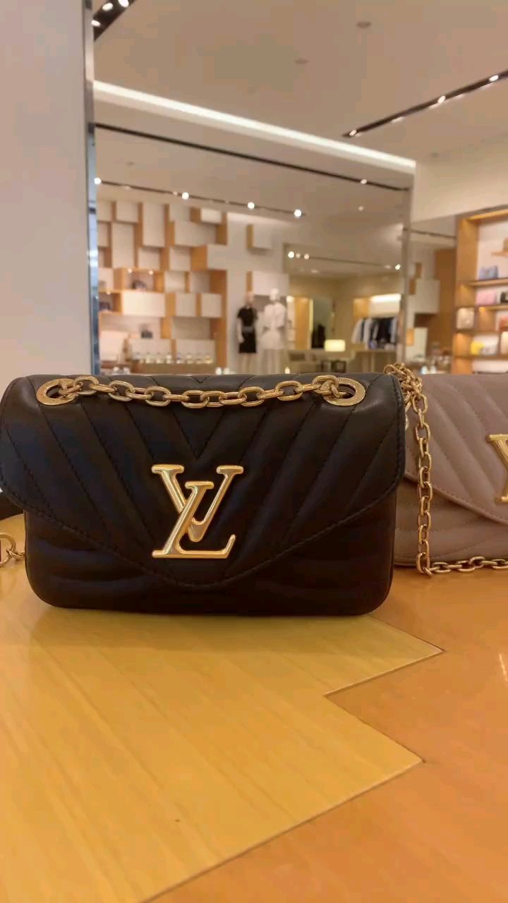 实拍lv最新款newwave链条包精美又时尚的高级感