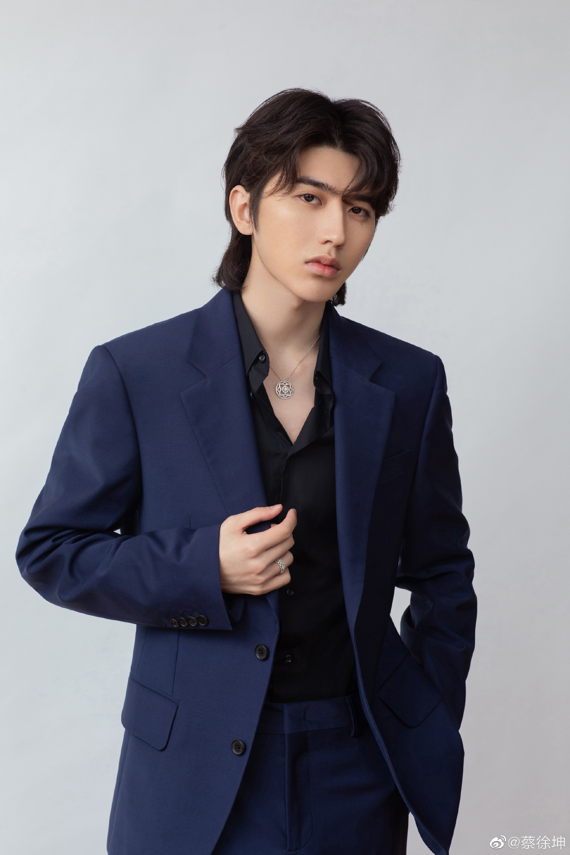 蔡徐坤到底长什么样?看清楚长相还挺帅