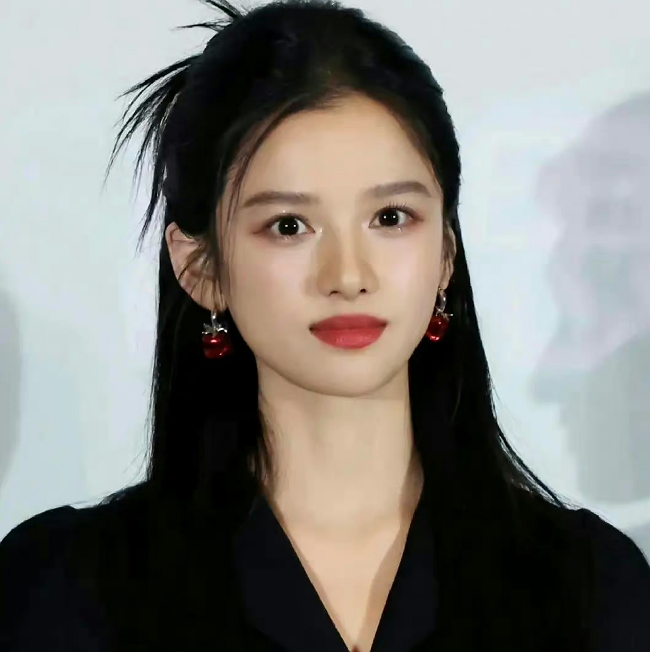 张婧仪和周也鸡毛头造型,你觉得谁赢了 67