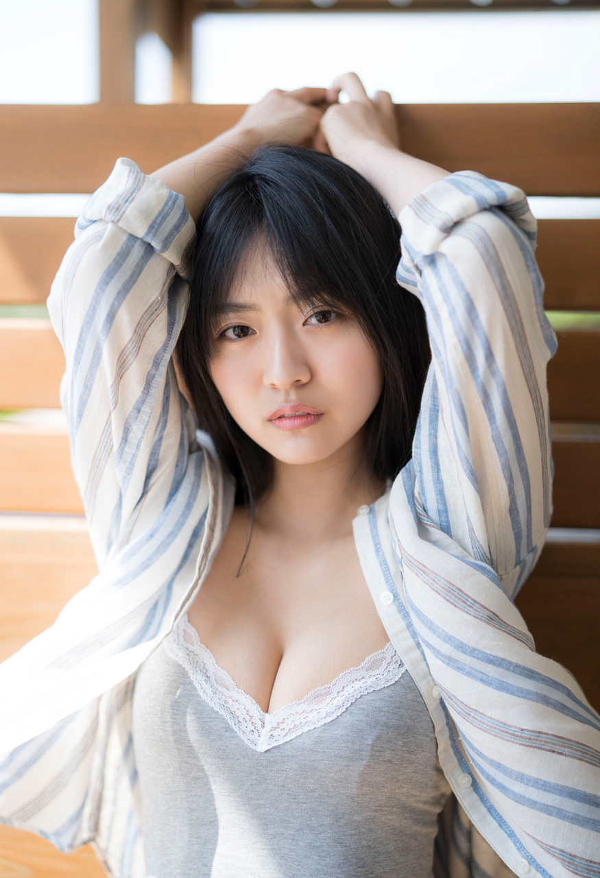 丰田露娜比基尼泳装写真