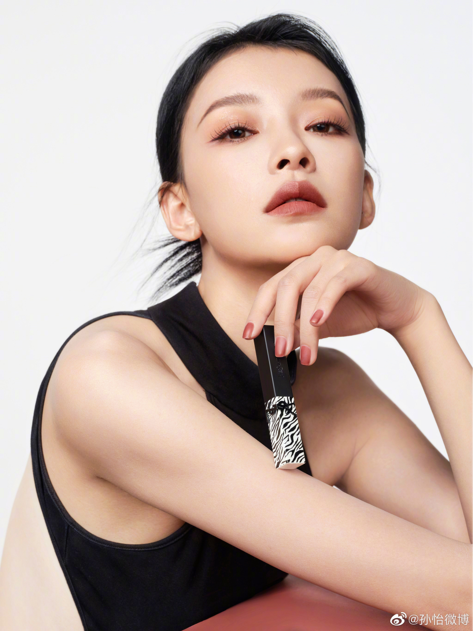 孙怡,限定ysl314冷茶裸,好绝. #娱乐最前沿# #美女