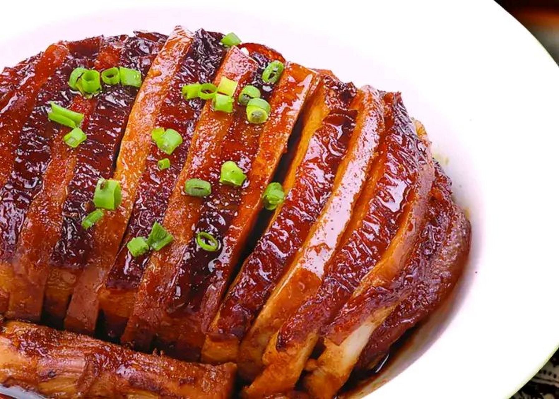 广西最具特色十大名菜【十】荔浦芋头扣肉  荔浦芋头扣肉是广西荔浦及