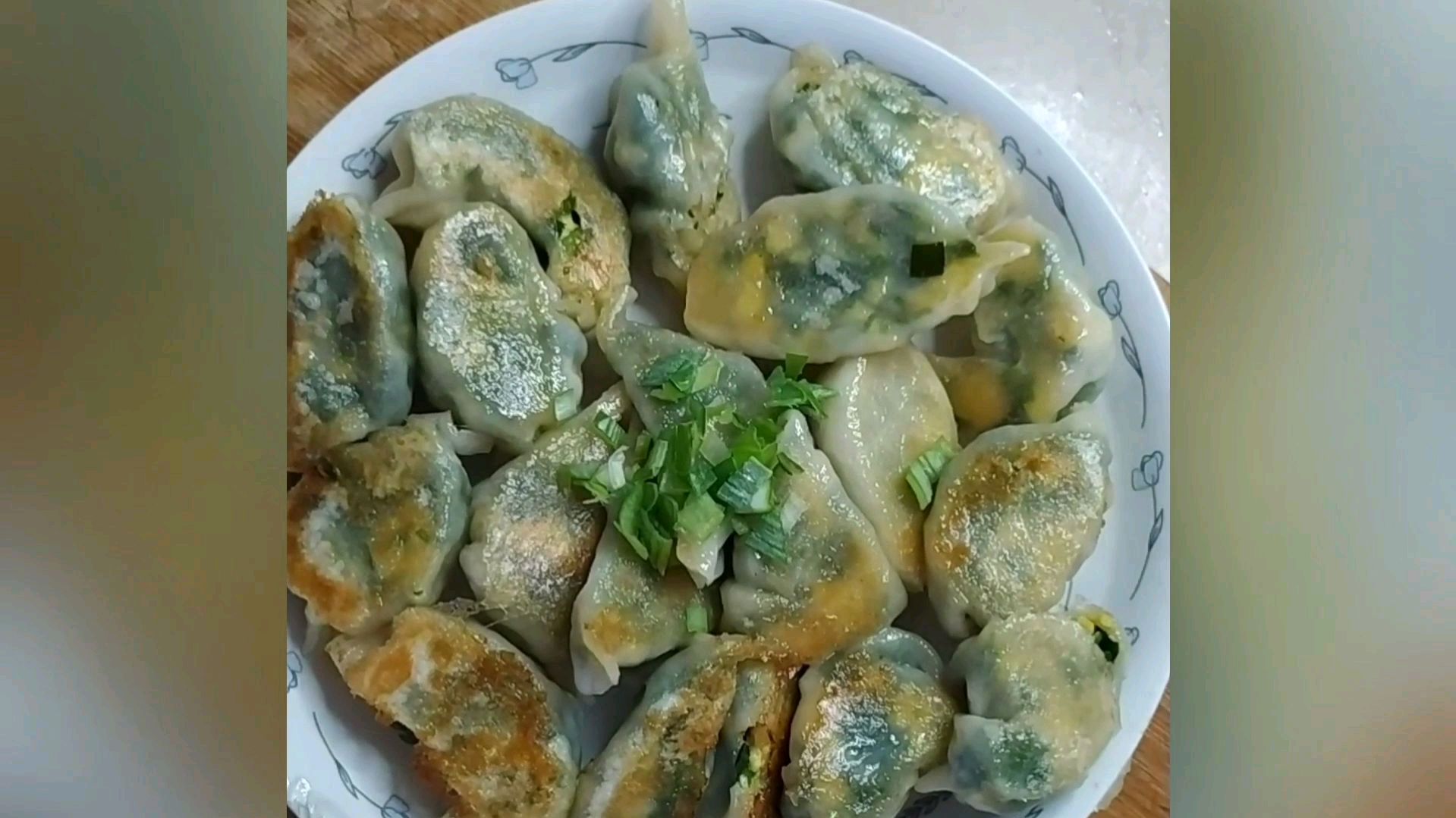 煮水饺吃够了吗?水煎饺了解一下