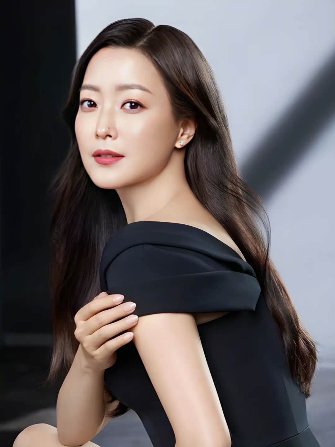 韩国女星金喜善 越成熟越有魅力