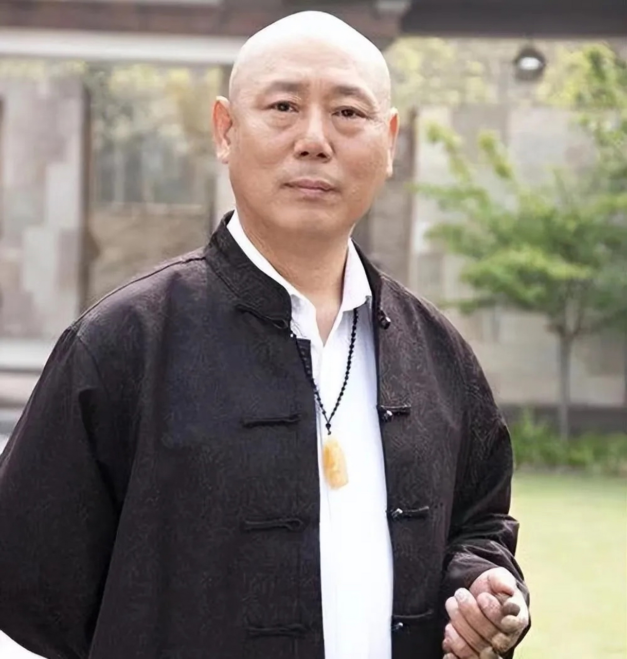 "  20年后,58岁的李成儒幡然醒悟:"儿子,你回来吧,爹