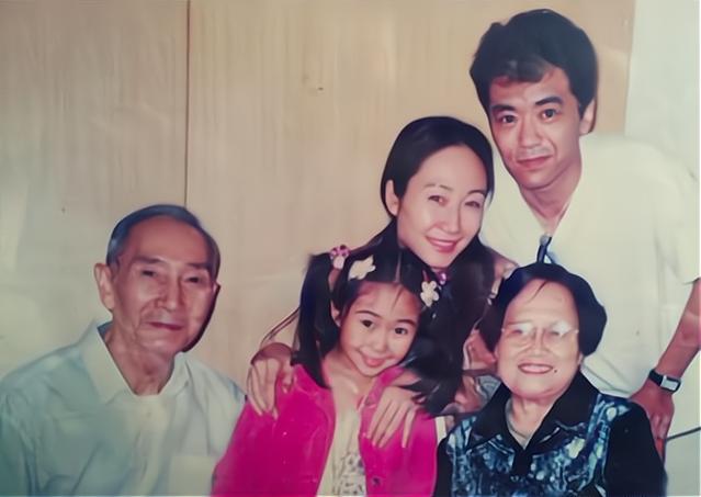 《外来媳妇本地郎》阿光,阿耀,阿祖的妻子都是演员,阿耀妻子呢