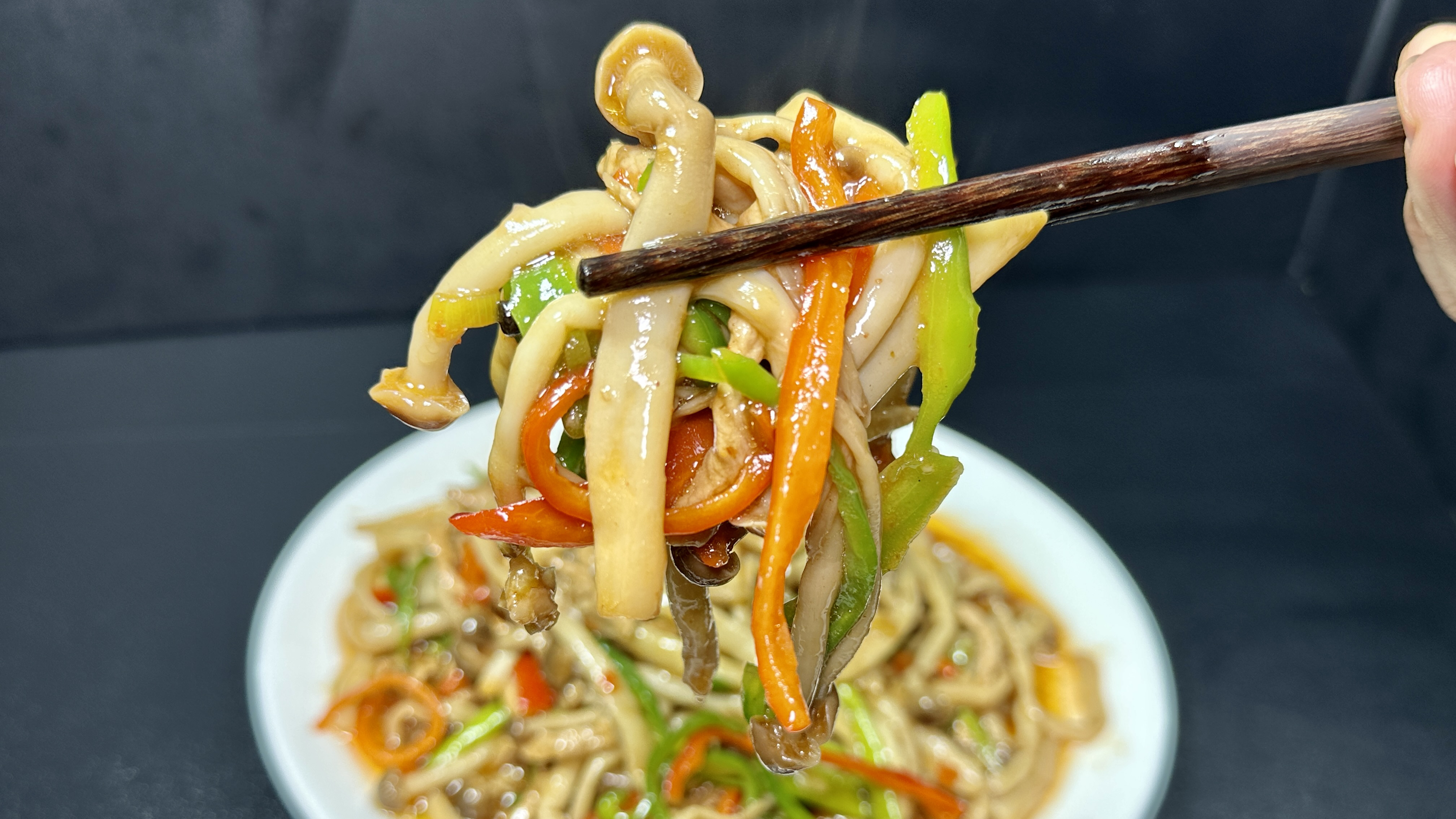 家里来客人您就做这个家常小炒蟹味菇，鲜香味美非常下饭