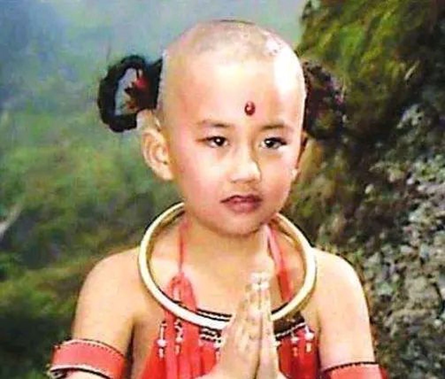 86版西游记大战红孩儿开拍前,8岁的赵欣培嚷道:不穿裤子怎么演啊,工作