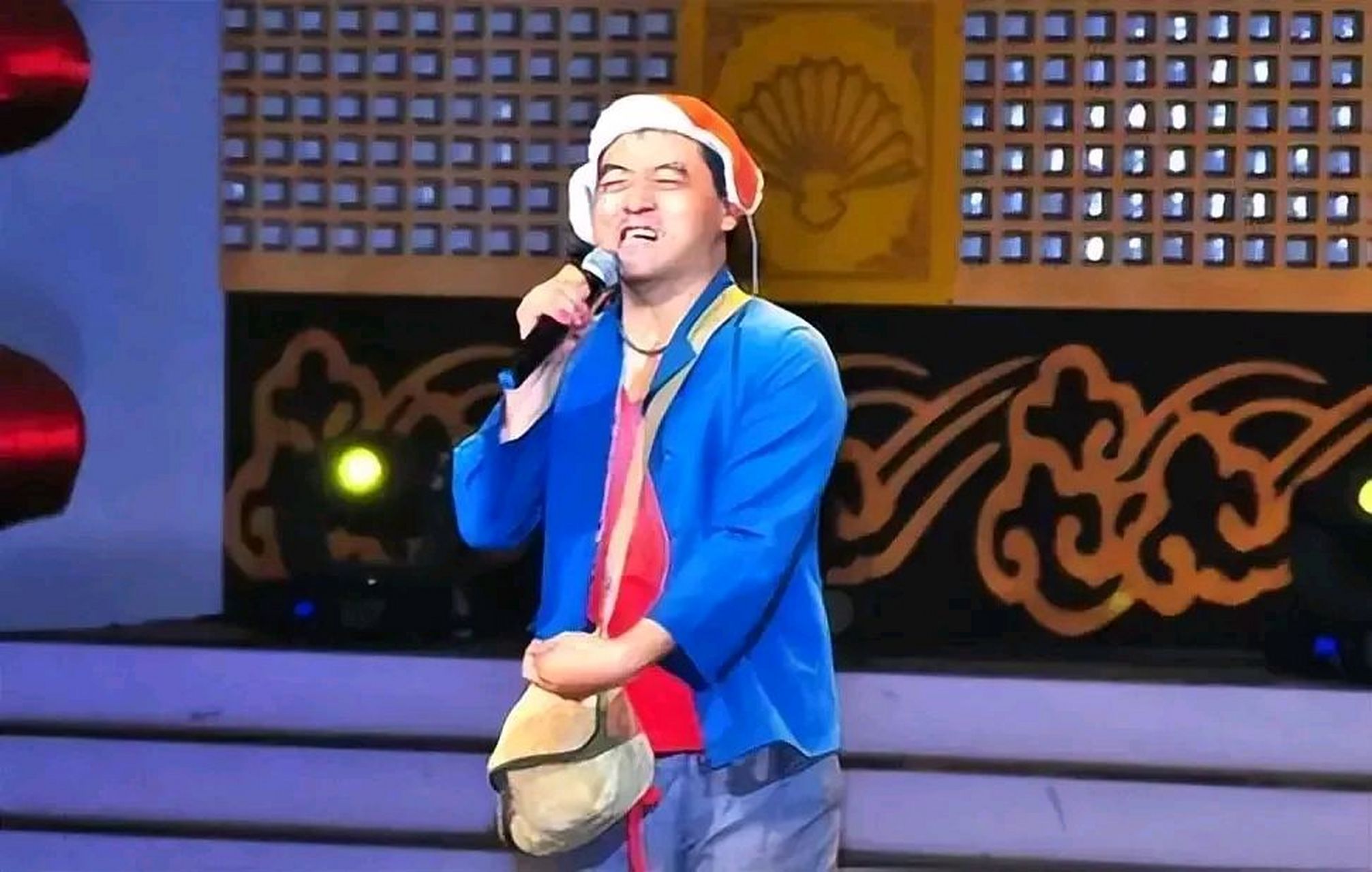 出生在松原扶余的魏三当年以扮演傻子而一炮走红,好男人和坏女人曾经