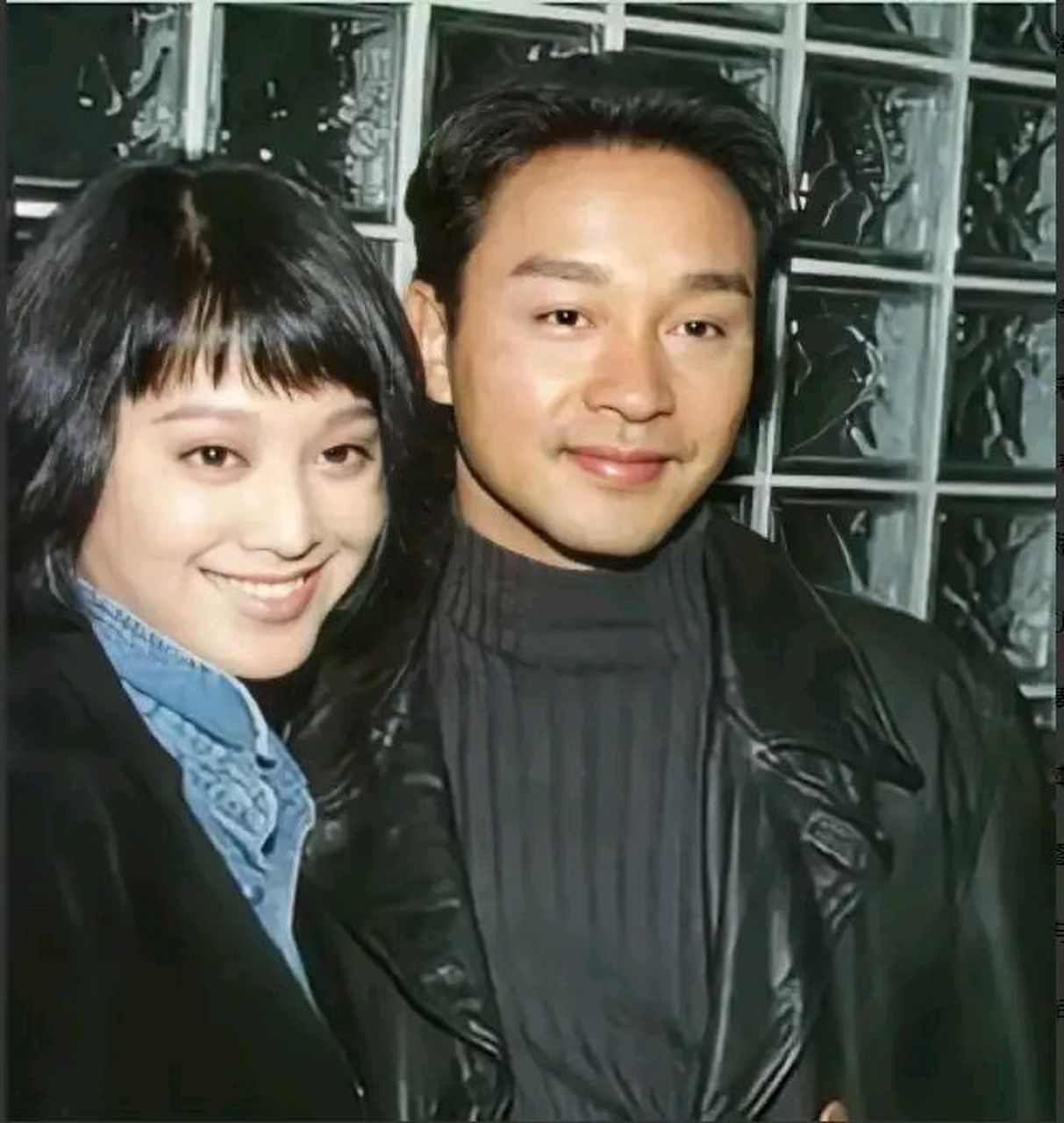 1995年,张国荣与宁静拍摄《新上海滩》,戏里两人有一场"鸳鸯浴",宁静