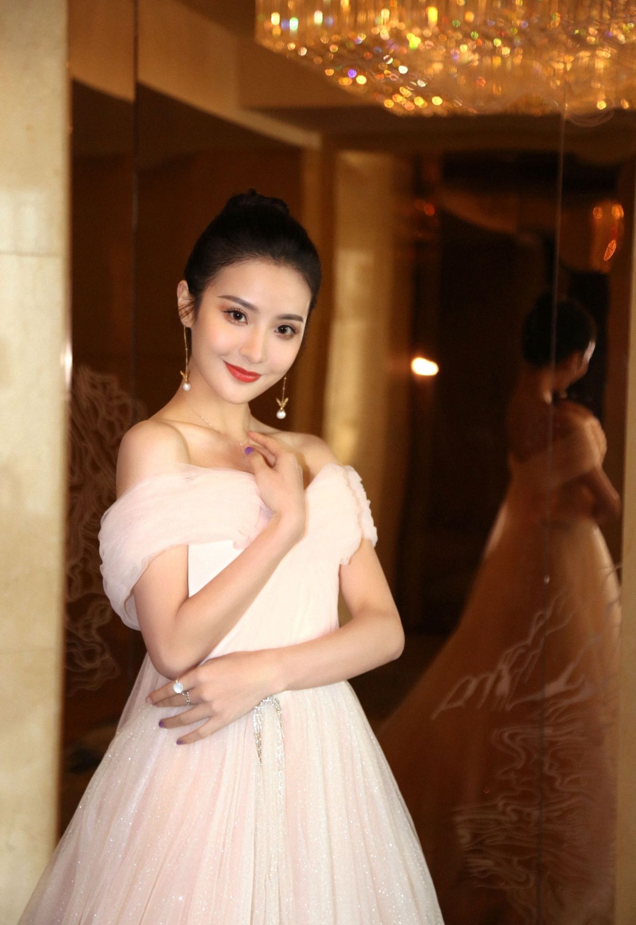 明星写真美图|赖雨濛