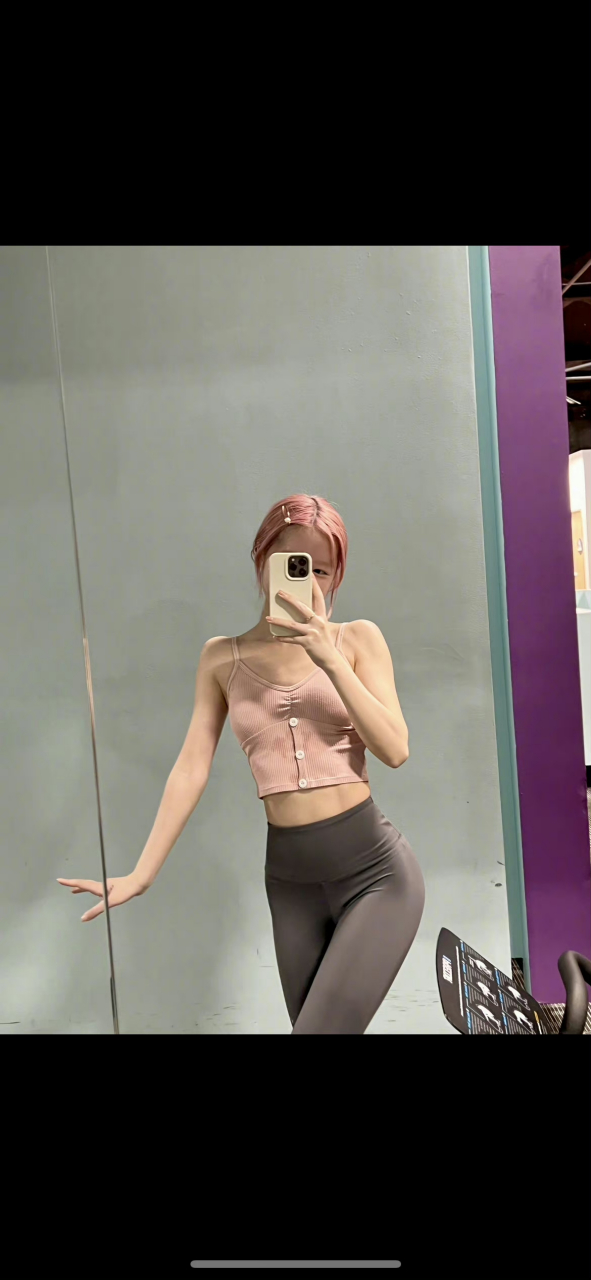 徐娇身材好好,这臀是怎么练的?