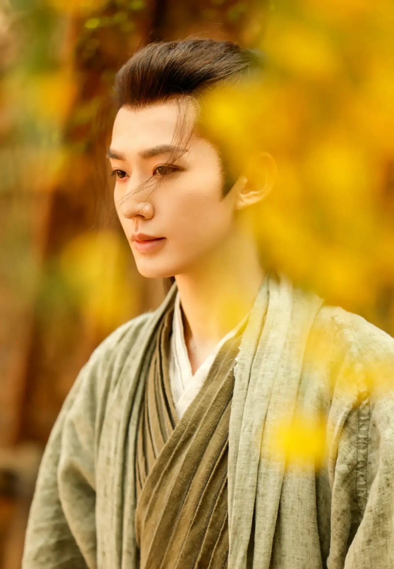 这是和肖战做比较的长相思叶十七进娱乐圈之前吗?这么潮的吗?