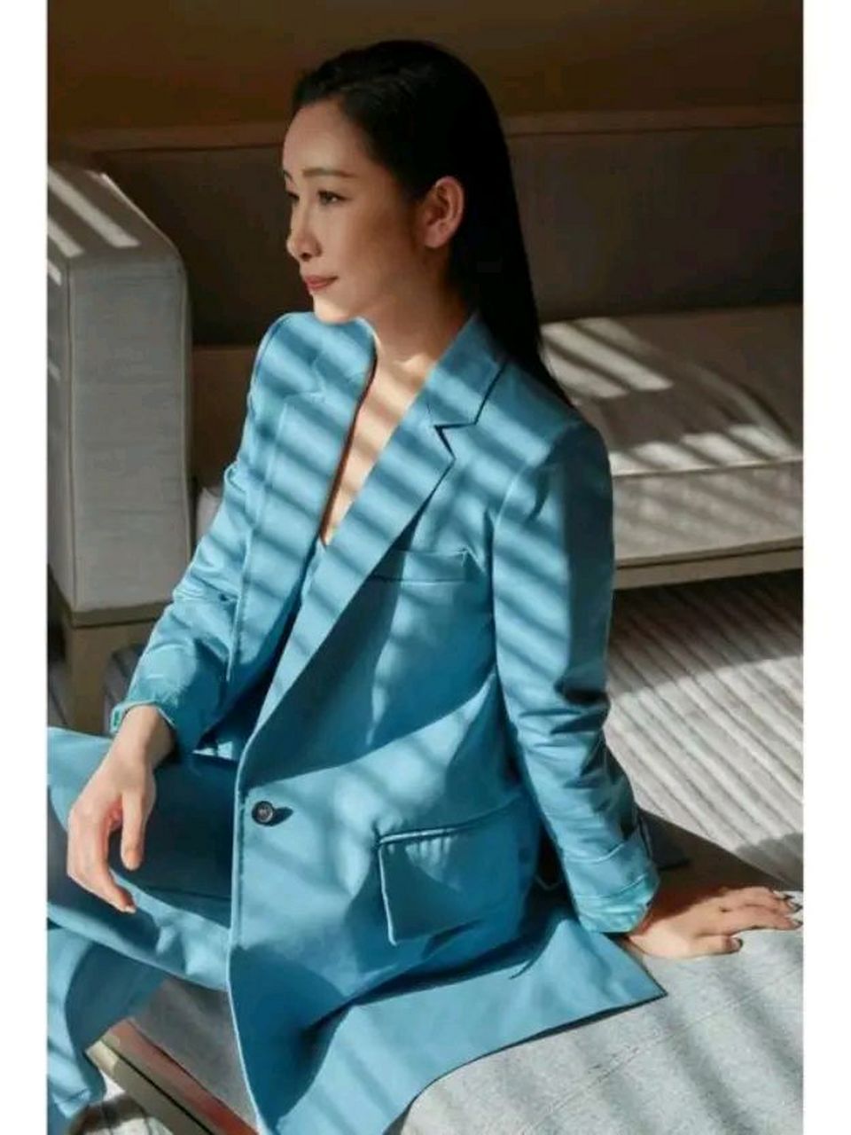 一次节目中,金星问秦海璐:"你觉得袁泉和周迅谁的演技好?