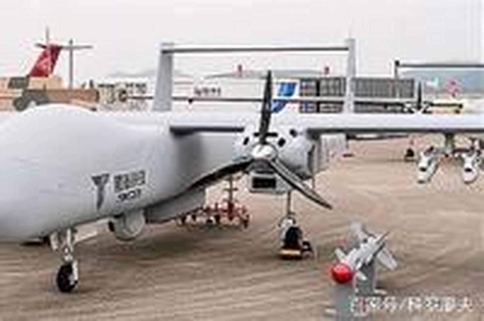 世界上最不讲道理的武器: tb001双尾蝎无人机  这款无人机到底有多