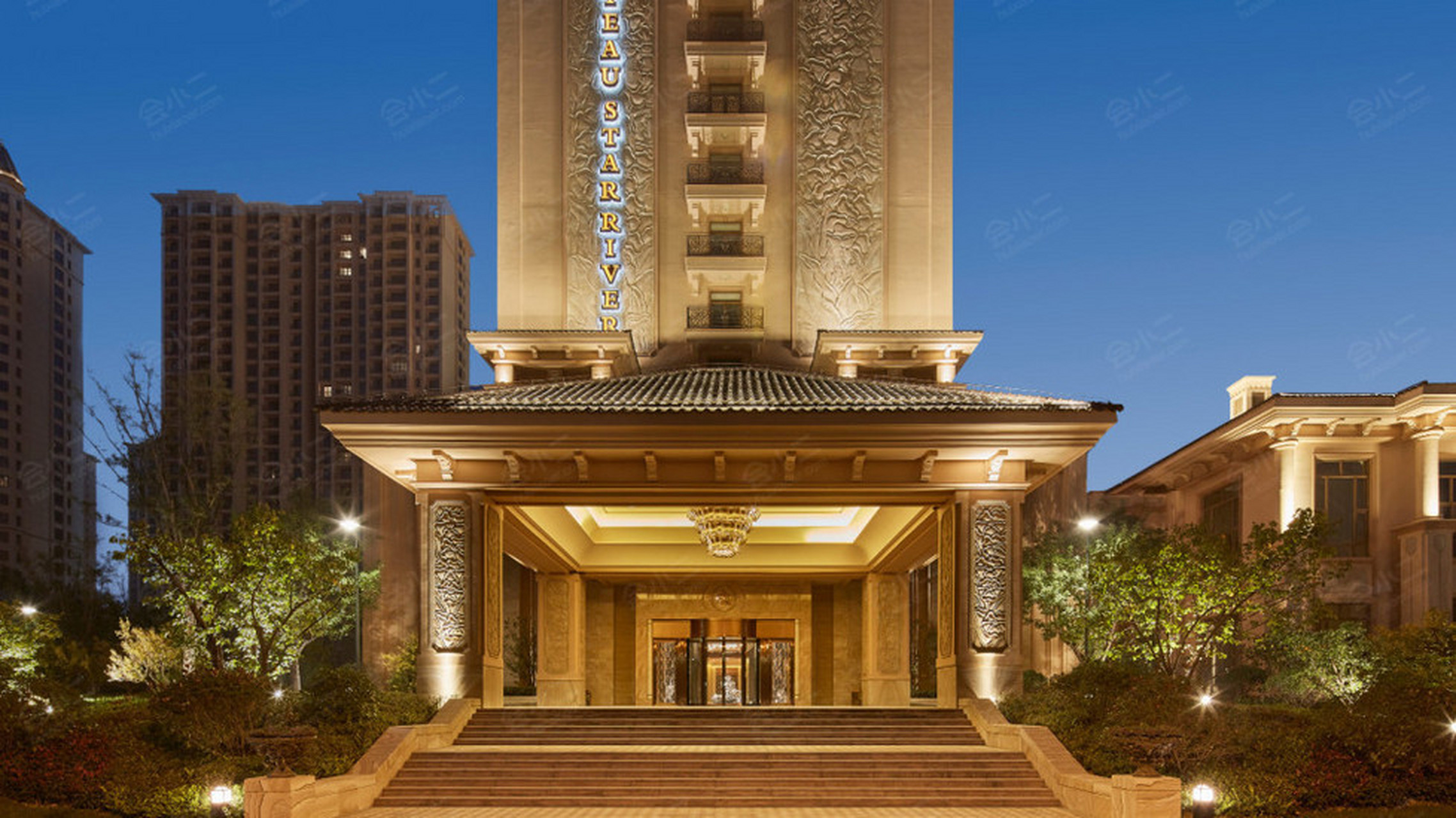 西安星河湾酒店位于陕西省西安市西咸新区秦汉新城兰池大道中段.