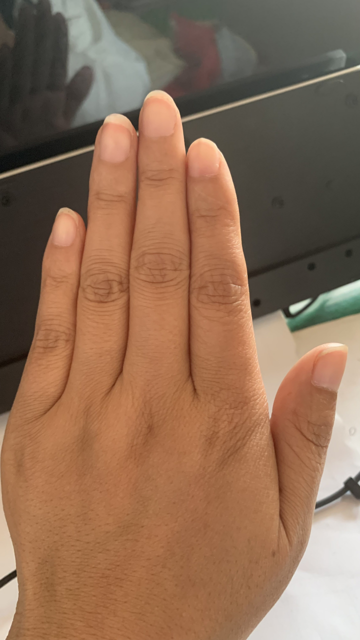 中指最长, 无名指第二 食指第三 小指第四, 大拇指最短 有谁是跟我一