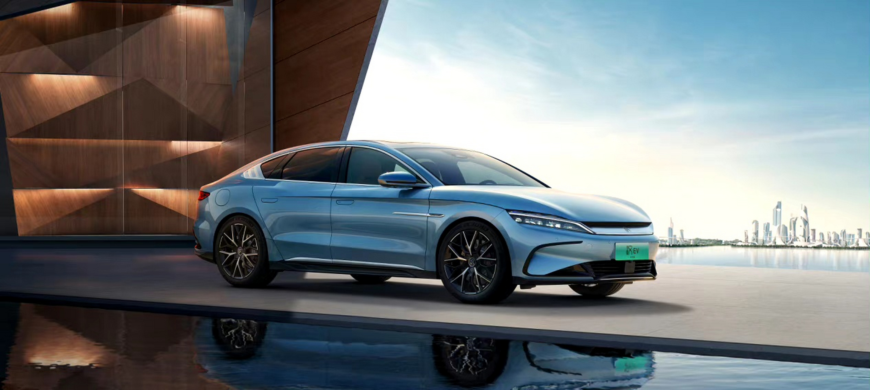 提到国产新能源汽车,比亚迪毫无疑问拔得头筹,2023年比亚迪新能源汽车