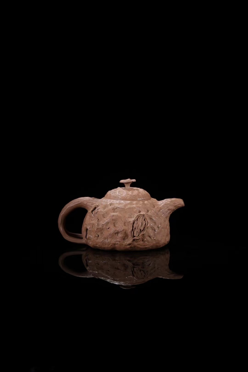 吴建峰  | 《灵芝供春 》 超薄胎工艺制作 400cc ,仅130克重量 吴老师