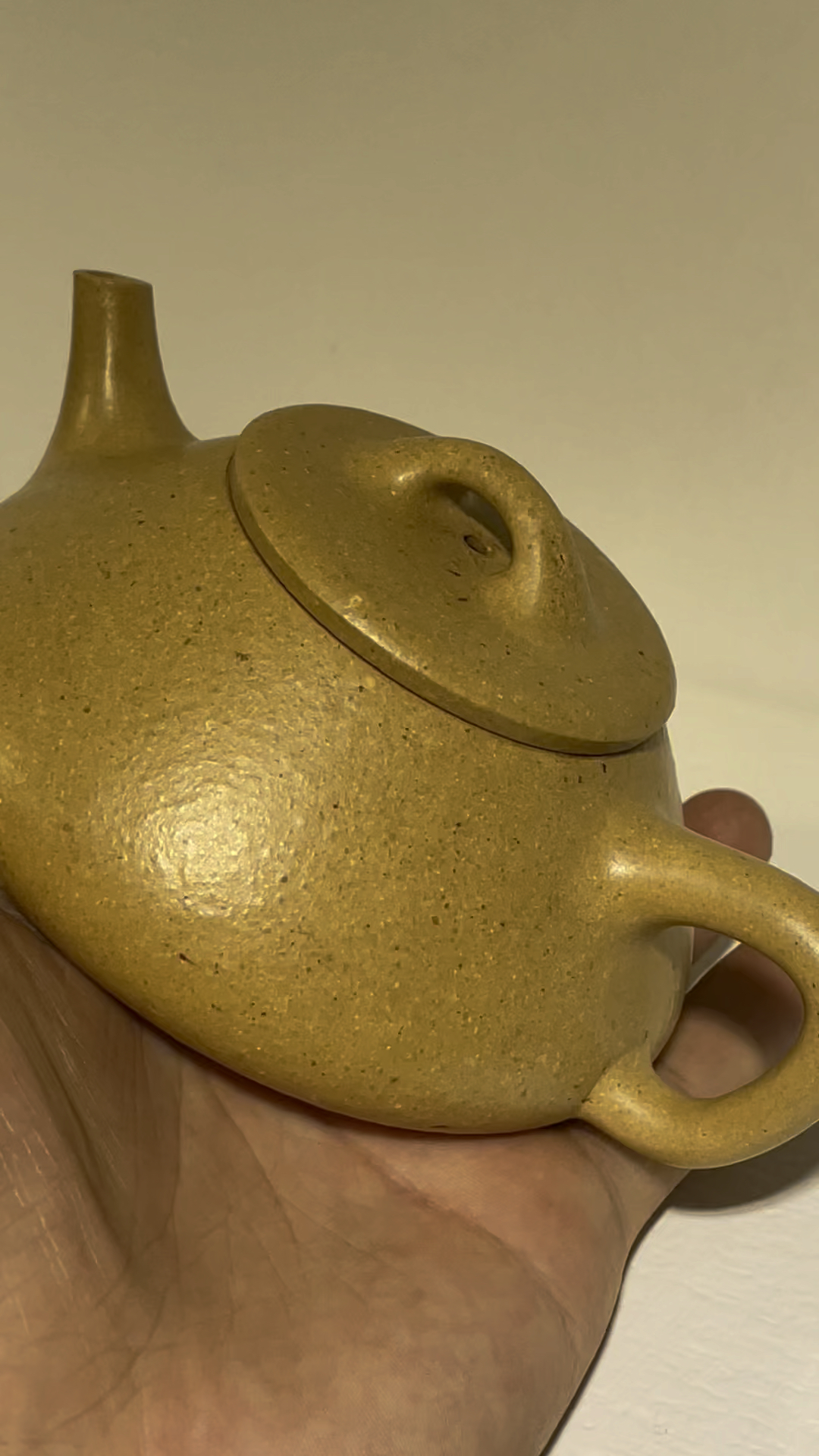 8目梨皮绿泥,全宜兴没有第二个人有的料子.-度小视