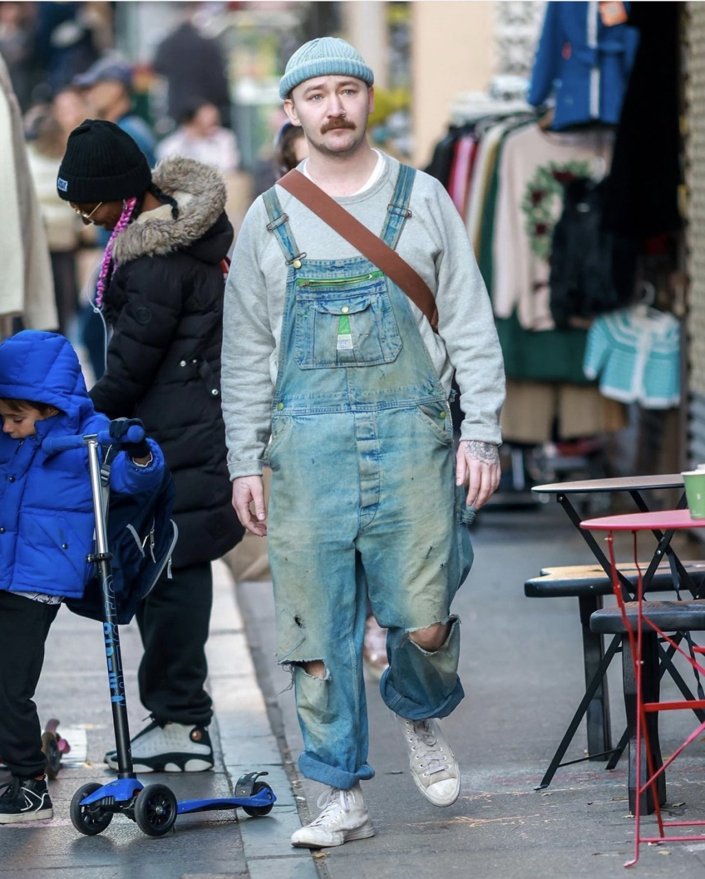 美国人街拍穿衣好热闹,穿得开心就是时尚 美国人的街拍好热闹,大家都