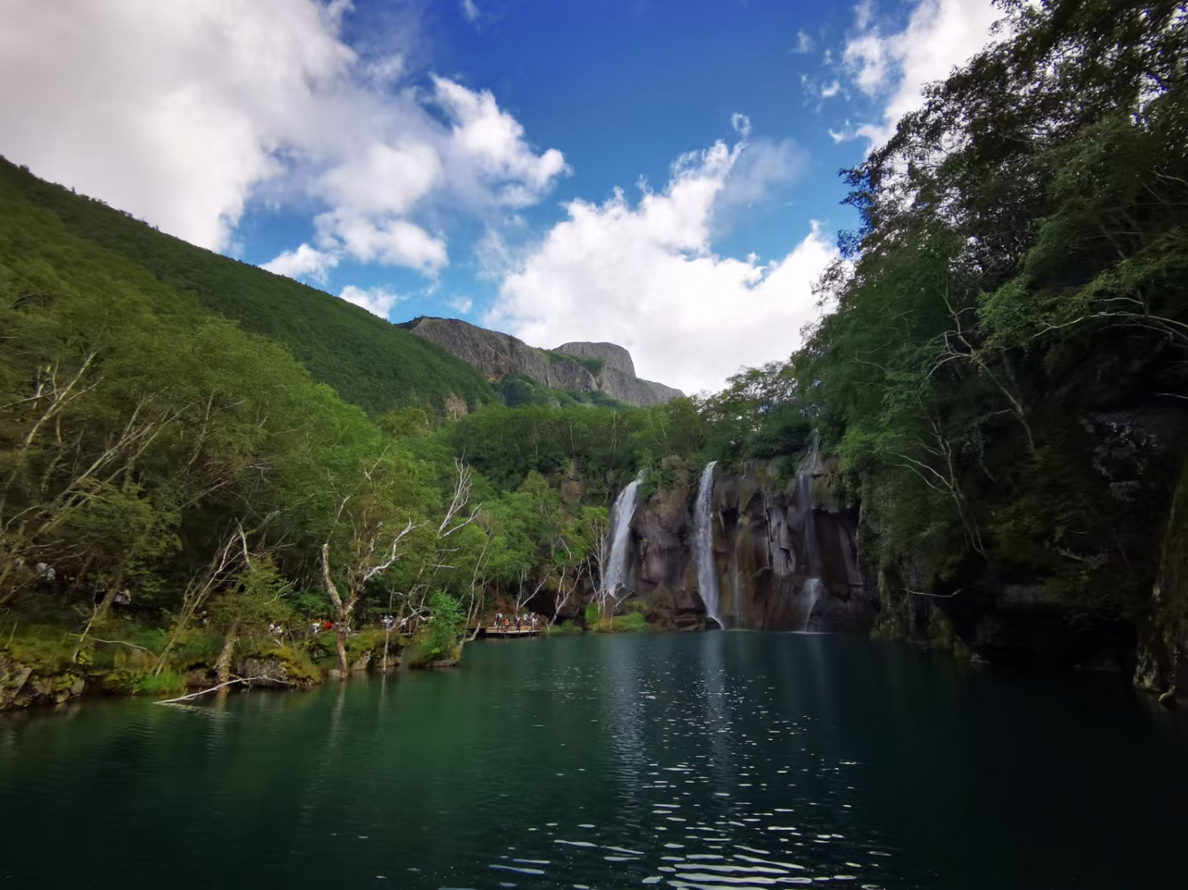 长白山瀑布～绿渊潭