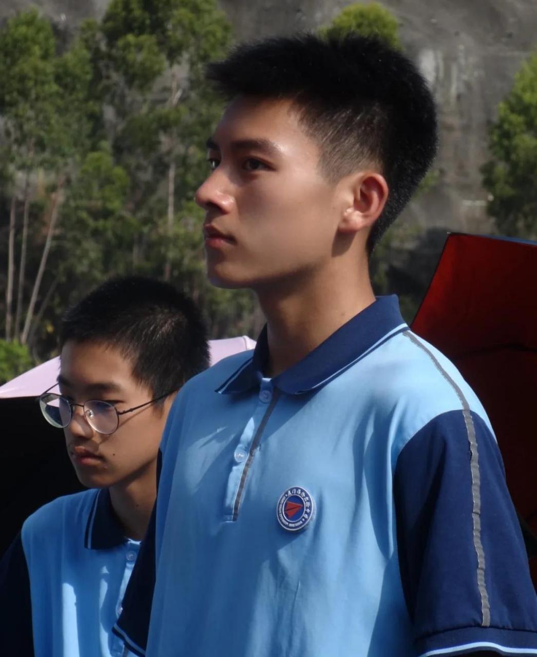 学校运动会上的小帅哥