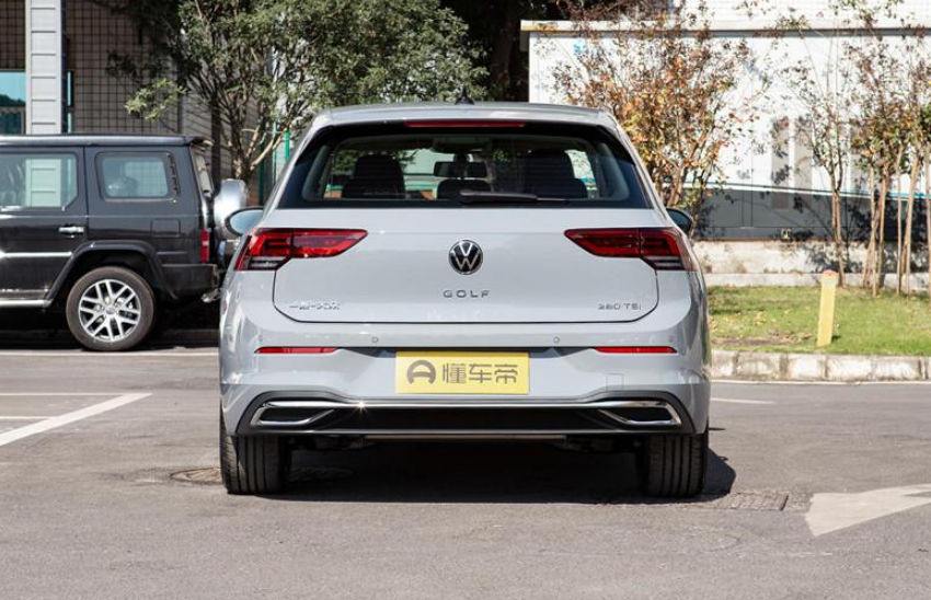 实拍21款大众高尔夫,12.98万起,搭载1.4t 7挡双离,大家喜欢吗