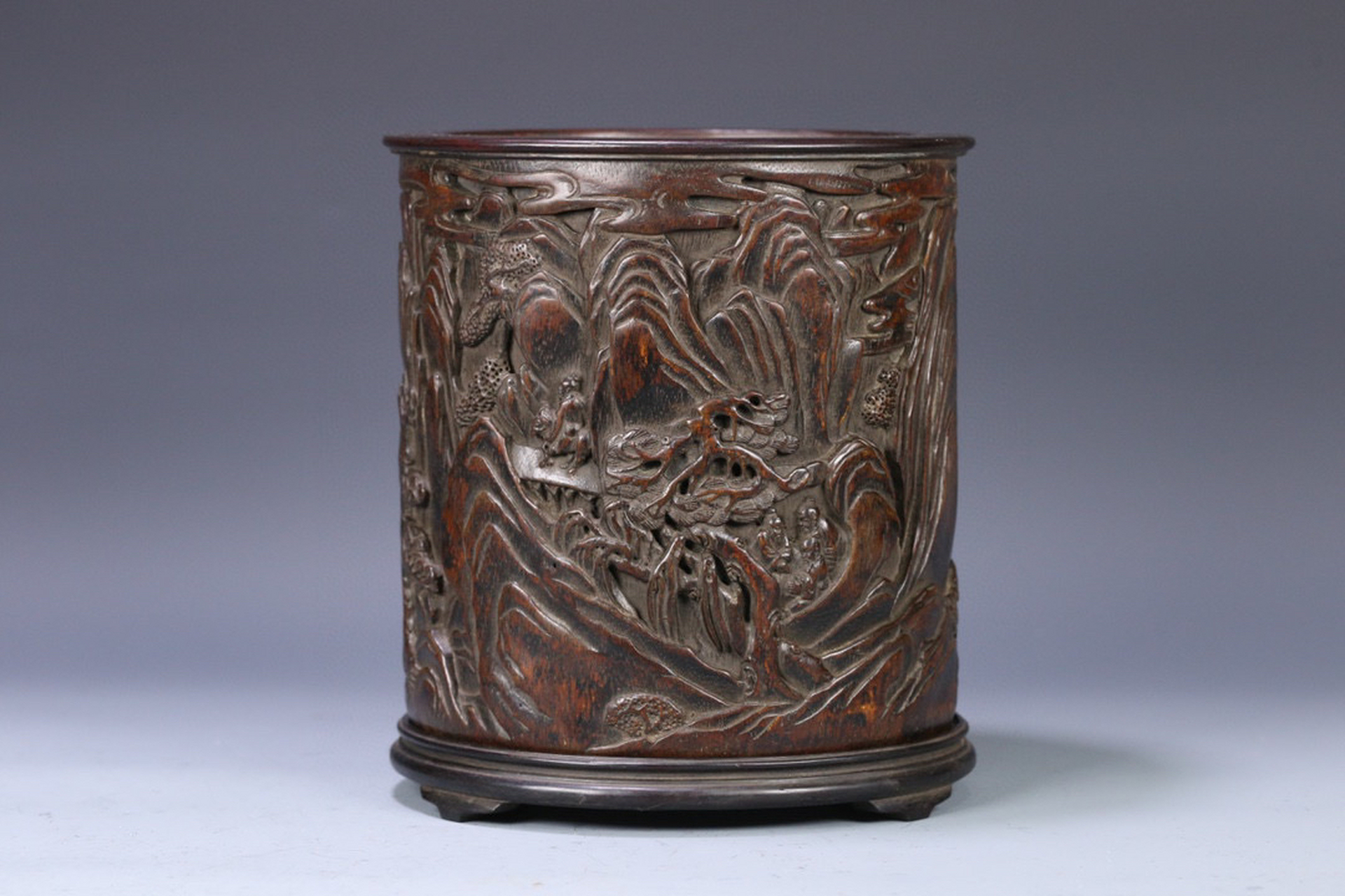 旧藏 清代 老沉香人物故事笔筒,尺寸24*21*19厘米,净重1000克