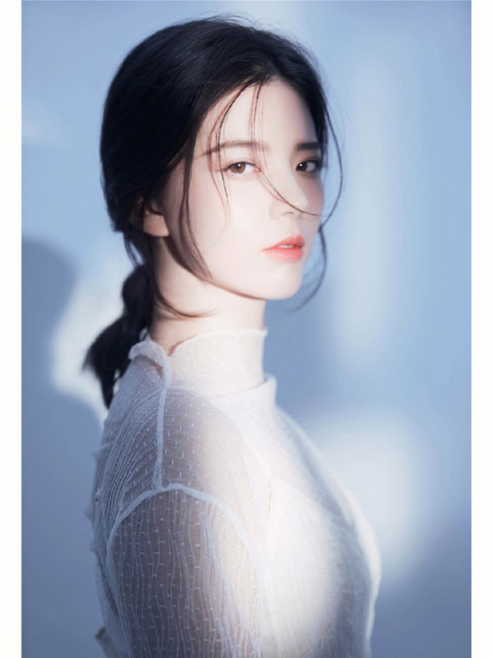 关畅,出生于河北省唐山市,毕业于北京电影学院表演系,中国内地影视女