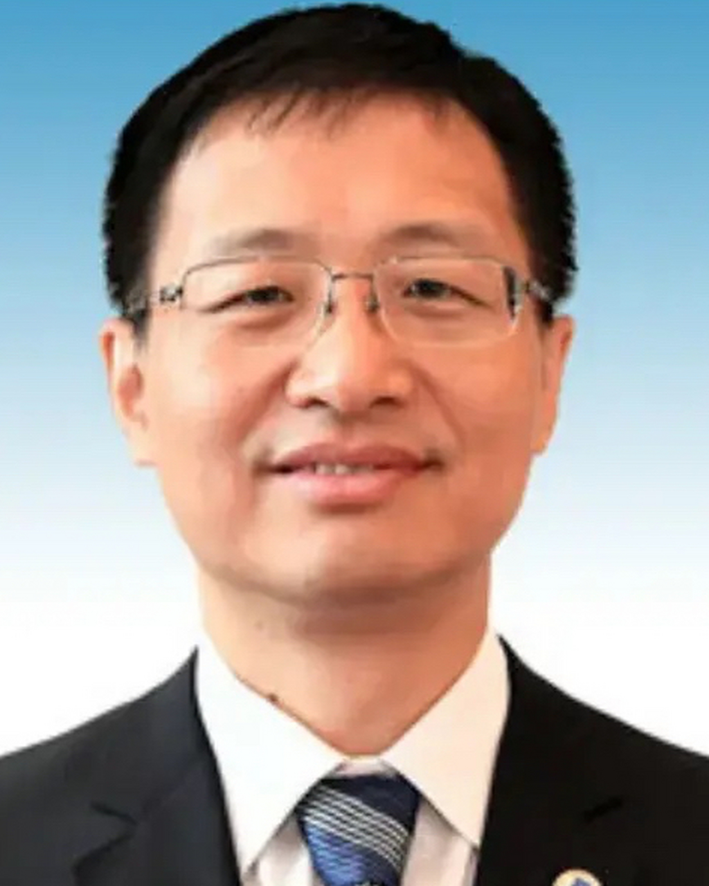 湖南目前最年轻的省委常委谢卫江,从央企员工到省委常委,履历相当彪悍