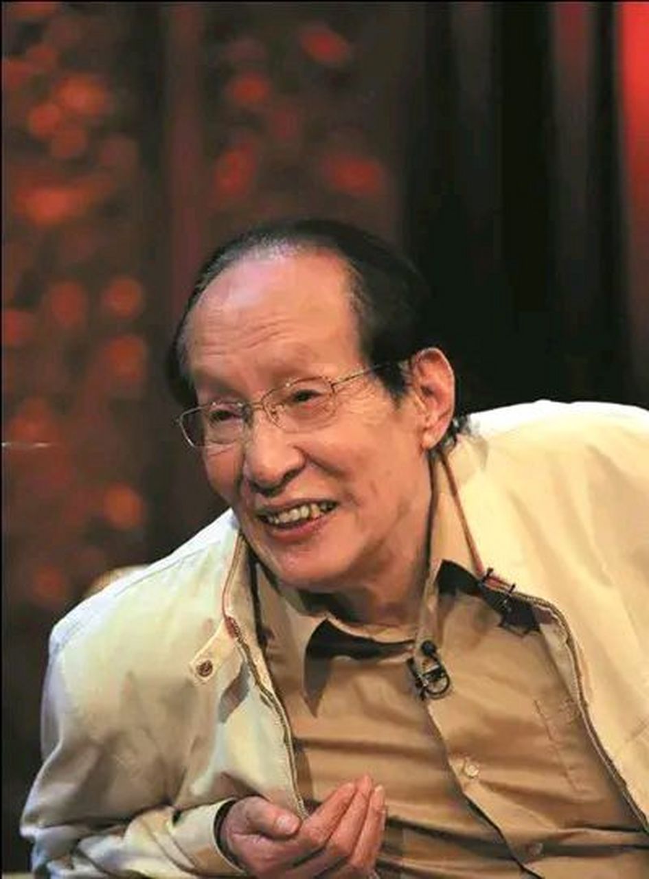 相声演员,马三立,和常宝华的父亲常连安,关系不错,常连安抠门,不舍得