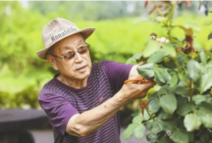 老兵张守义:讲好"英雄营"故事,播下爱国强军的种子