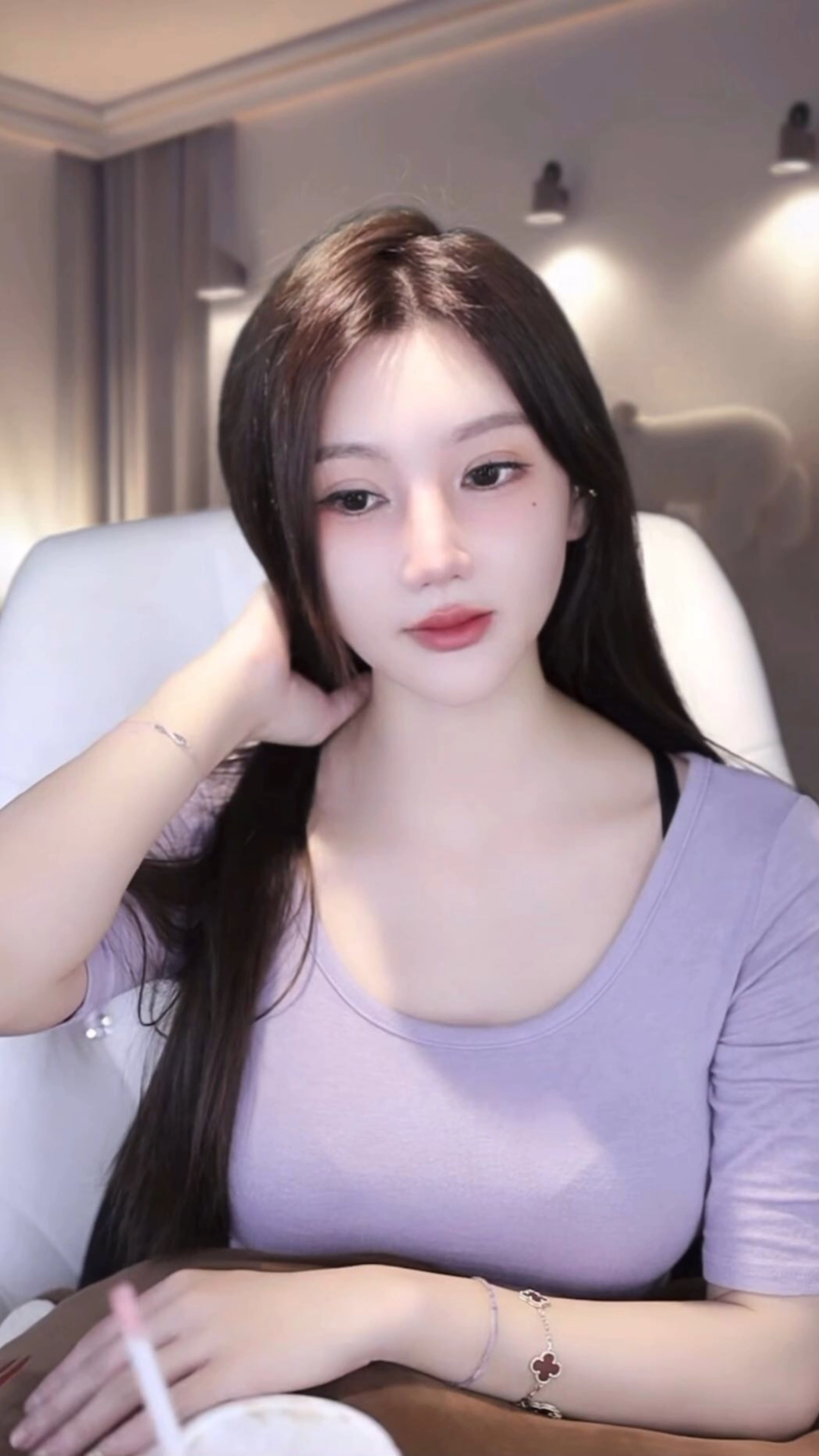 人美歌甜身材好,小姐姐一定迷倒了万千宅男吧?