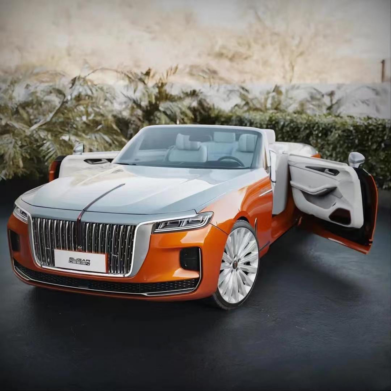 红旗h9敞篷版,采用劳斯莱斯幻影同款设计,用了反开门的设计,如果红旗