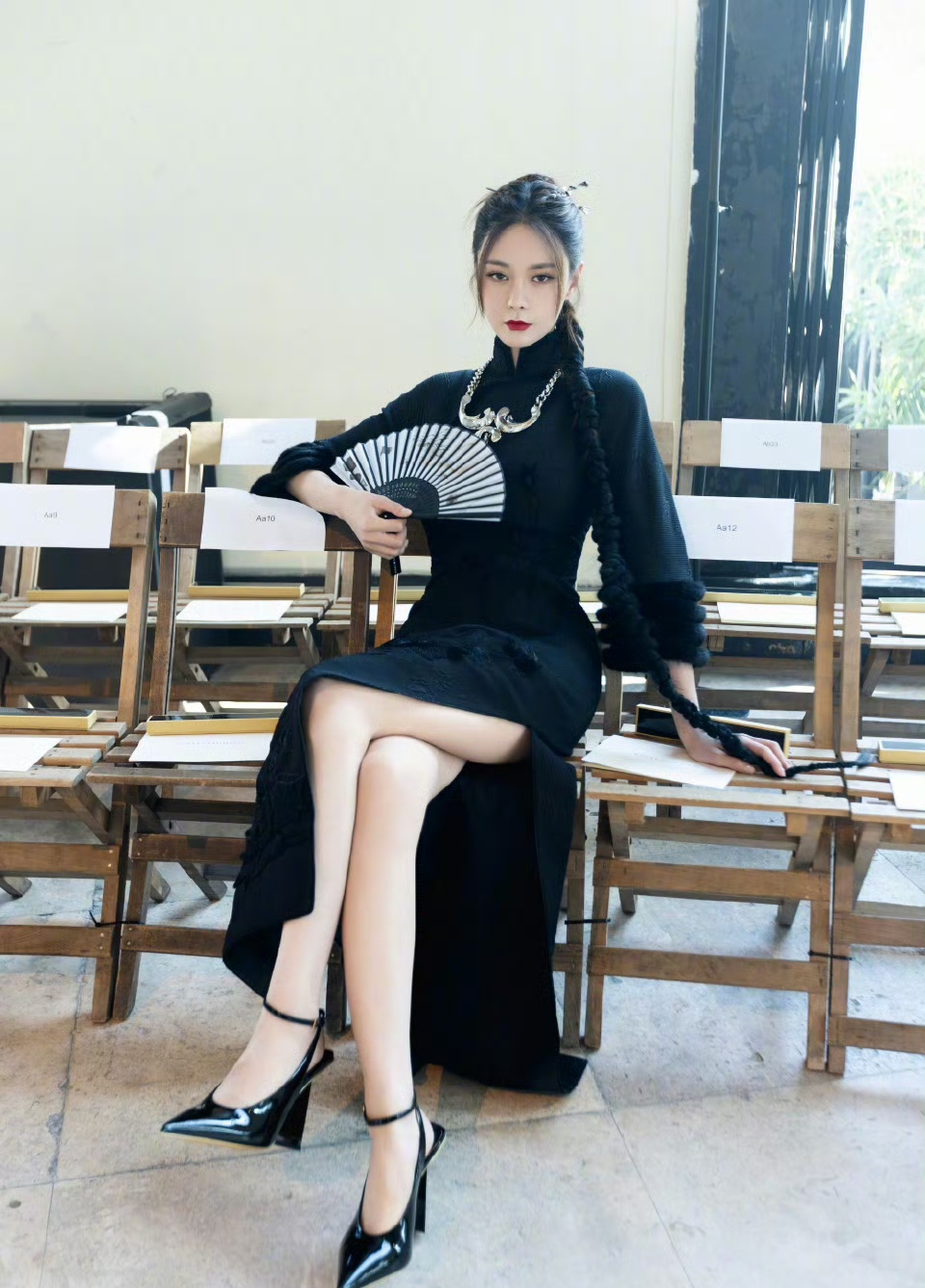 沈梦辰在巴黎穿旗袍看秀!