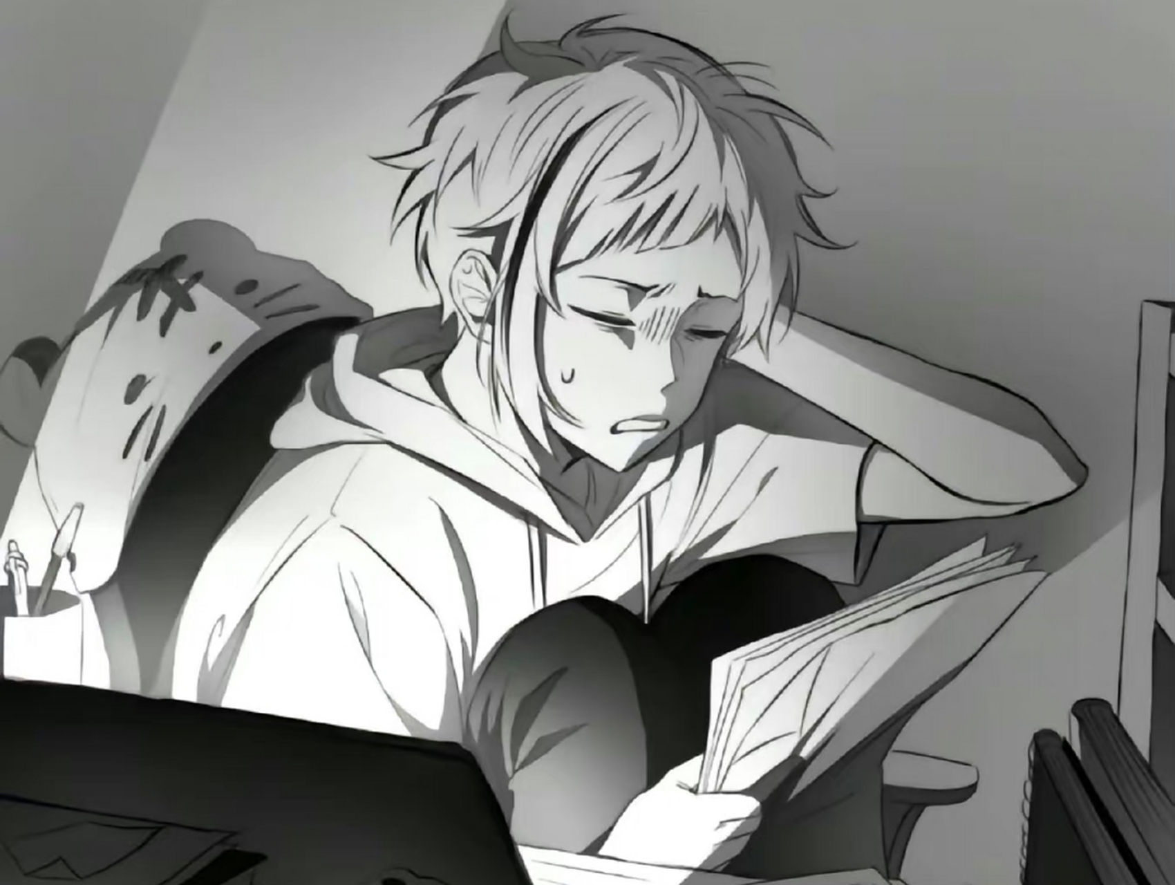 《文豪野犬》哒宰加班呢,好喜欢芥芥桌子上的太宰团子