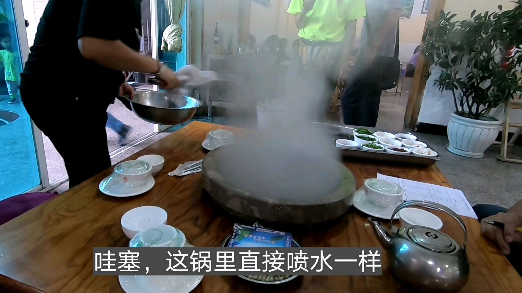 临沧的石锅鱼太好吃了,是用的抚仙湖的鱼,吃撑了