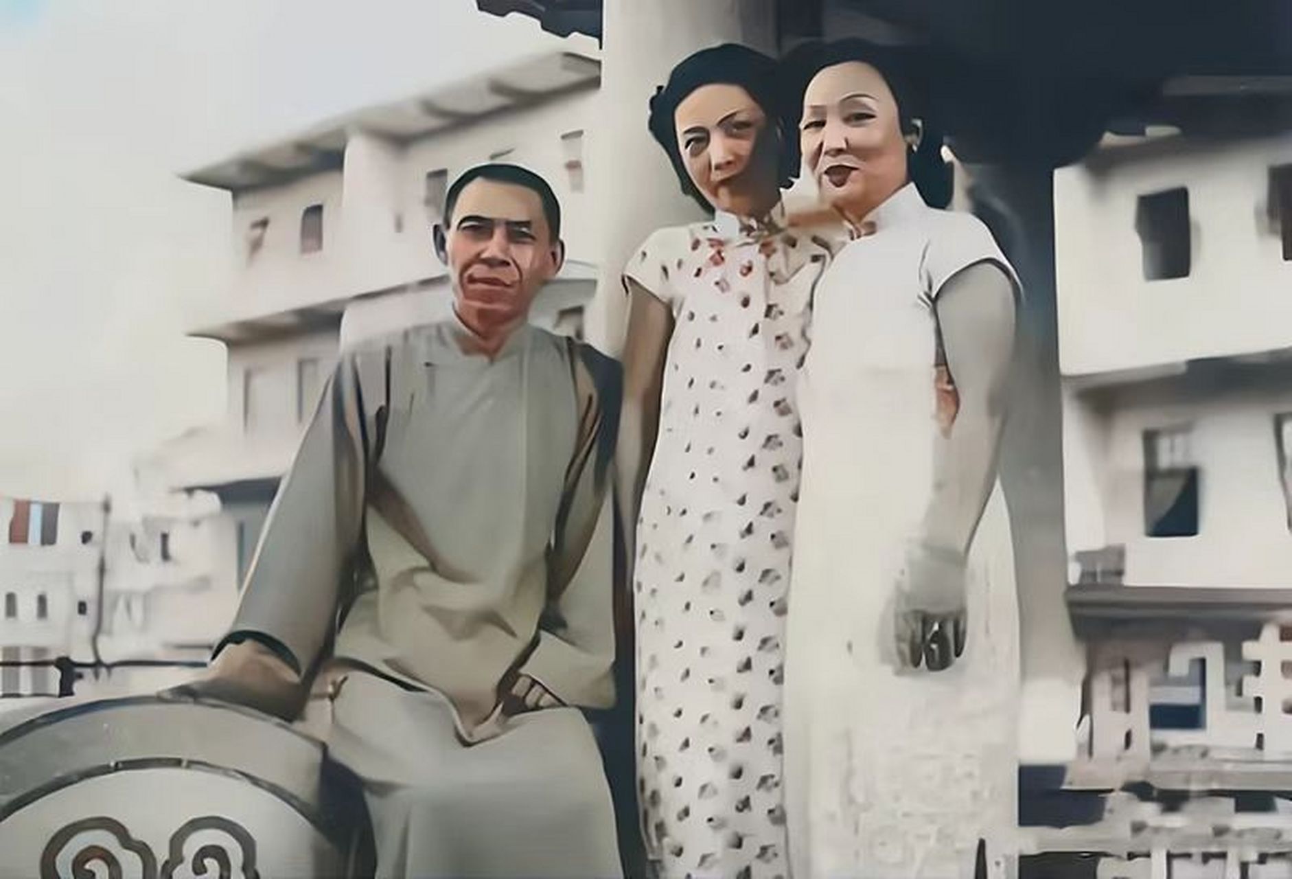 但是作为黑帮头目,曾是贩毒集团的老板,放到现在应该是被枪毙的.