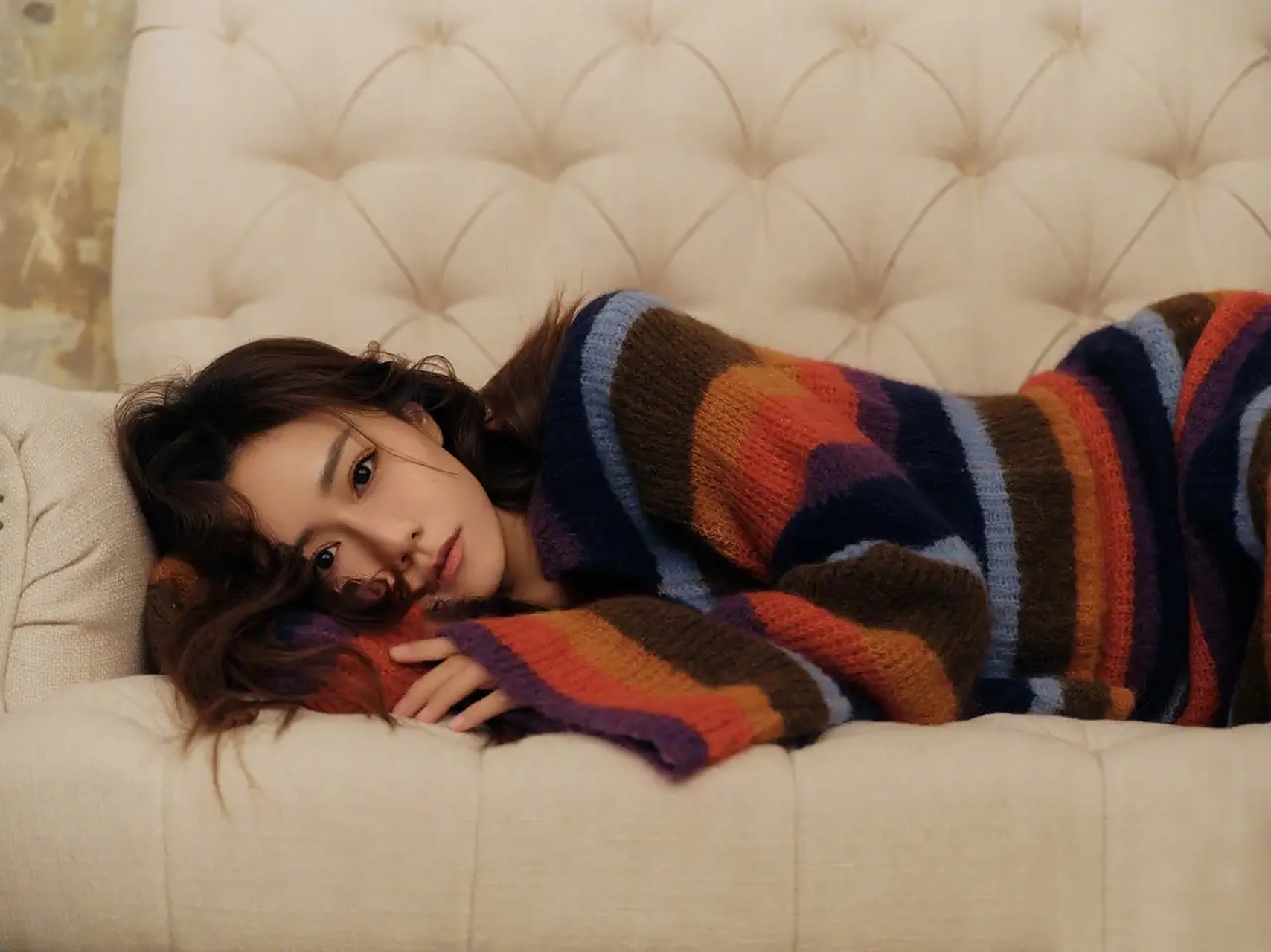 刘芸《男人装》新刊韧性刘芸, 率真热忱守不变初心, 韧性坚定展独特美