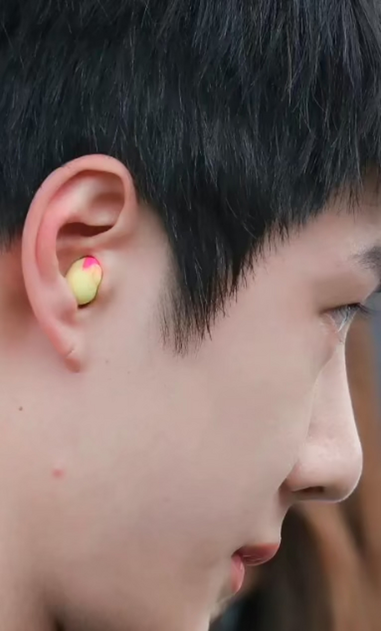 王一博竟没有一根胡子!帅