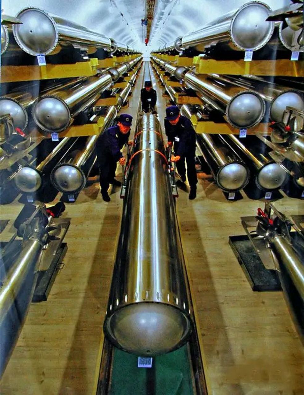 中国解放军引领反舰武器革命,"鱼"-10鱼雷横扫海域  近年来,中国解放